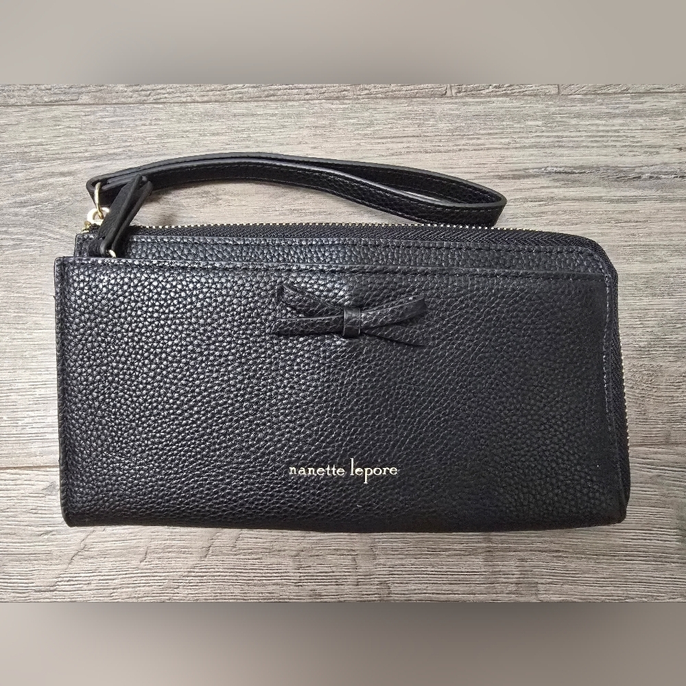 Nanette Lapore Wristlet Wallet Black Checked Lining Classic Chic
